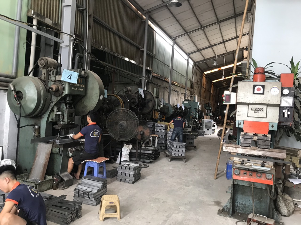 Gia công phụ kiện cơ khí xây dựng